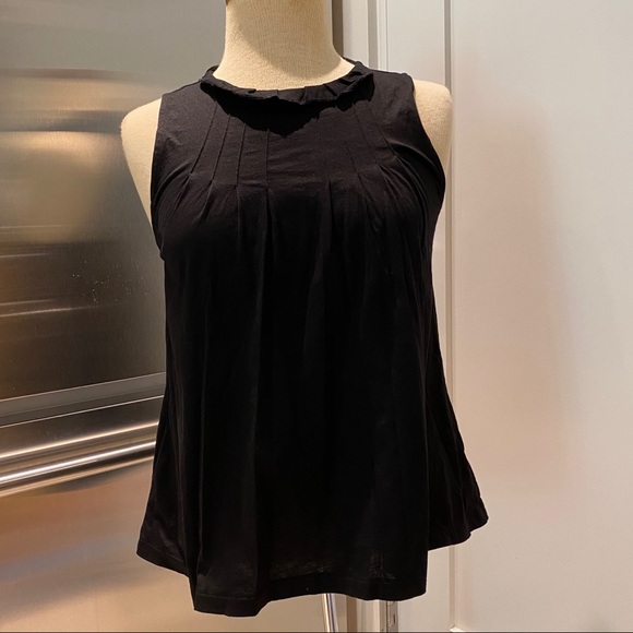 GAP Tops - GAP Sleeveless Pleat Top